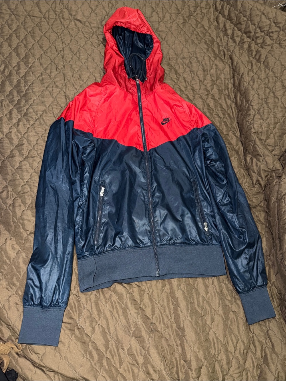 Nike Men’s Red and Navy Hooded Windbreaker Jacket